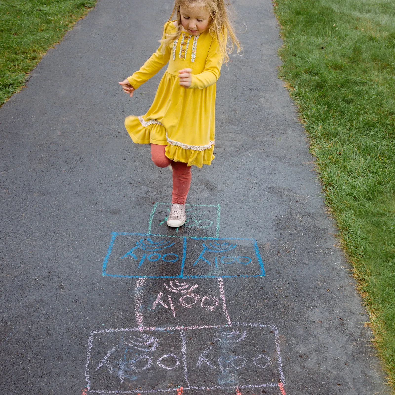 Chalk-O-Rama Block Sidewalk Chalk - Set of 12 by OOLY