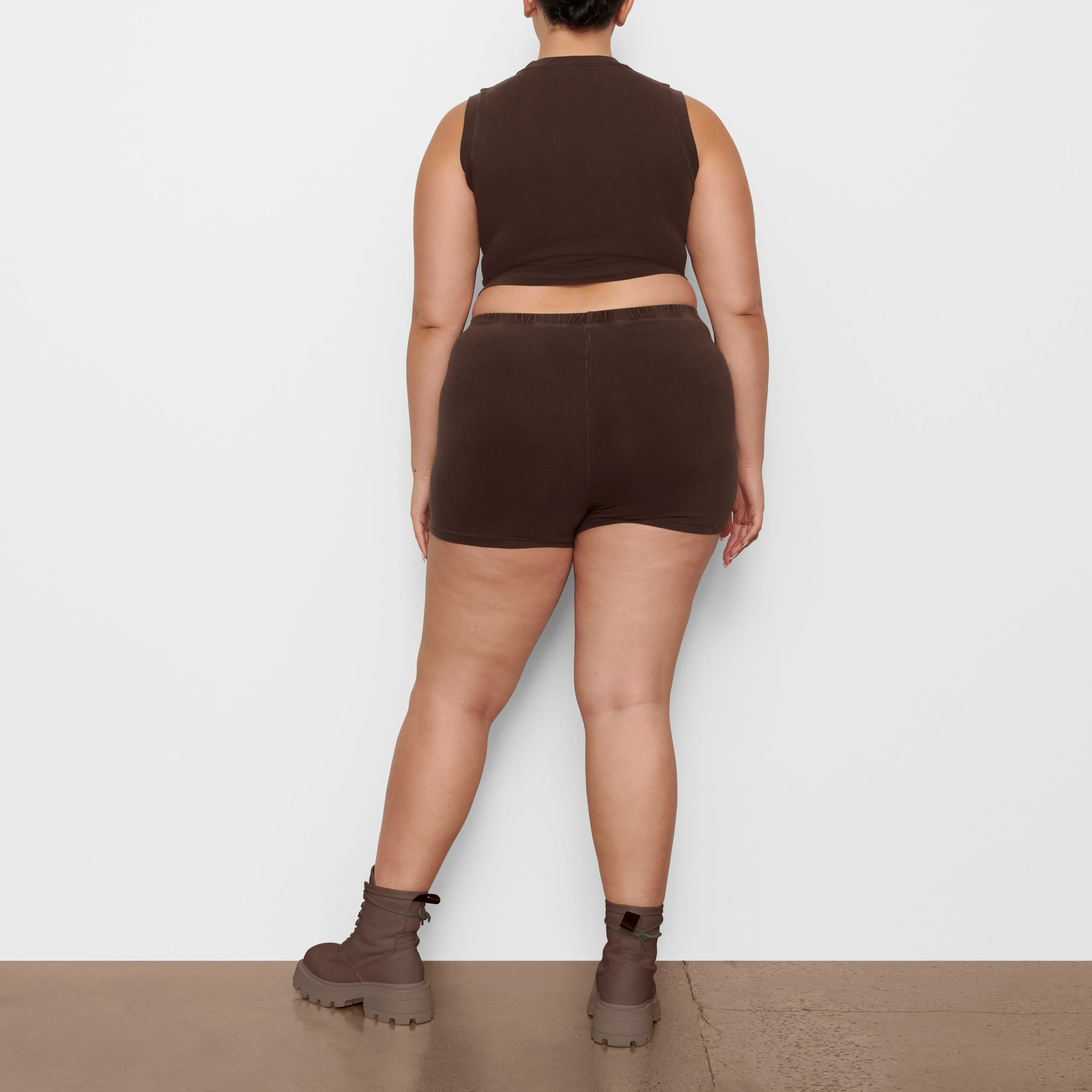 OUTDOOR BASICS SHORT SHORT | ESPRESSO